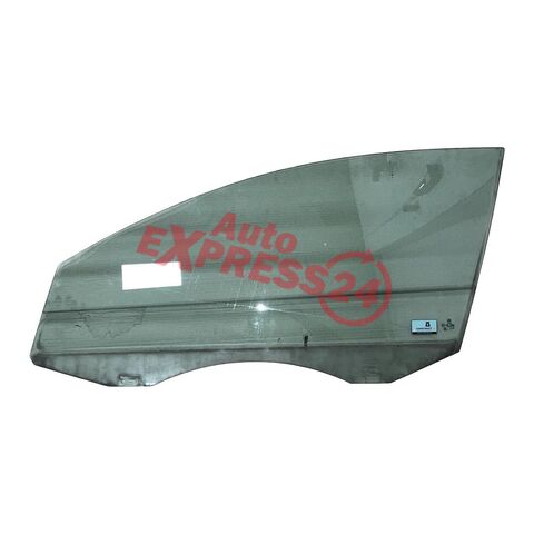 VW Passat B7 kombi r.v. 2013 levé přední sklo