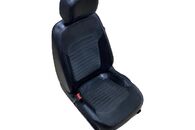 VW Passat B7 kombi r.v. 2011 sedačky černá kůže v kombinaci s alcantarou