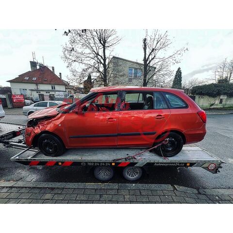 Vůz na náhradní díly Škoda Fabia 2 kombi 2010 BNM LVF LF3H