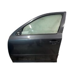 Škoda Octavia 2 facelift kombi r.v. 2012 šedá metalíza kód barvy LF8J 9153 9J9J levé přední dveře
