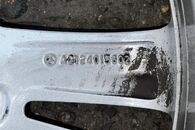 Mercedes kola 245/45/R17 8Jx17H2 ET48 letní 5,53mm A2124015602 2 kusy