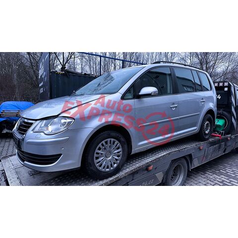 Vůz na náhradní díloy VW Touran 1T2 Fl 2009 CAVC KWC LA7W