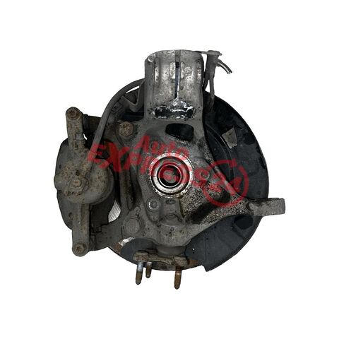 VW Passat B8 kombi r.v. 2015 pravá přední těhlice