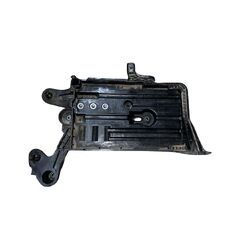 Škoda Superb 3 kombi r.v. 2016 držák baterie 5Q0915321H 5Q0915331J