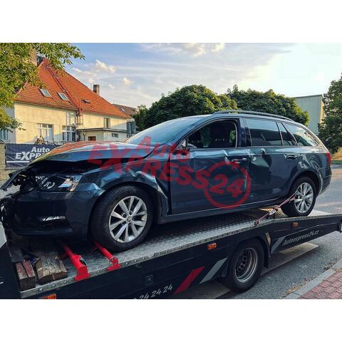 Vůz na náhradní díly Škoda Octavia 3 FL kombi CRMB PGT LF7Y