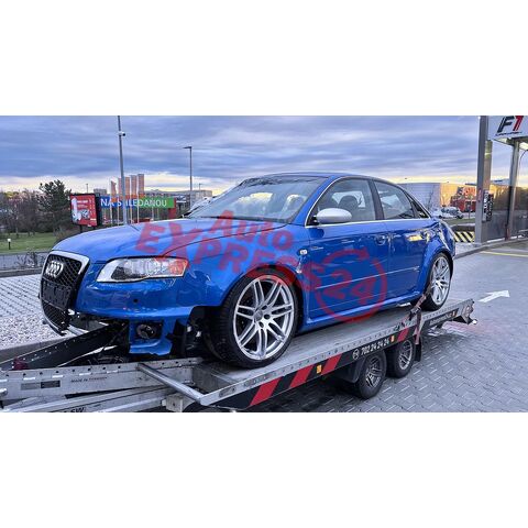 Vůz na náhradní díly Audi RS4 B7 8E sedan 2007 BNS JMH LZ5F