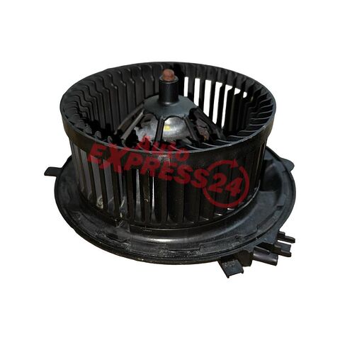 VW Golf 7 kombi r.v. 2014 ventilátor topení 5Q1819021B 5Q0907521C