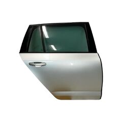 Škoda Octavia 3 RS kombi r.v. 2015 stříbrná metalíza kód barvy LA7W 9156 8E8E pravé zadní dveře