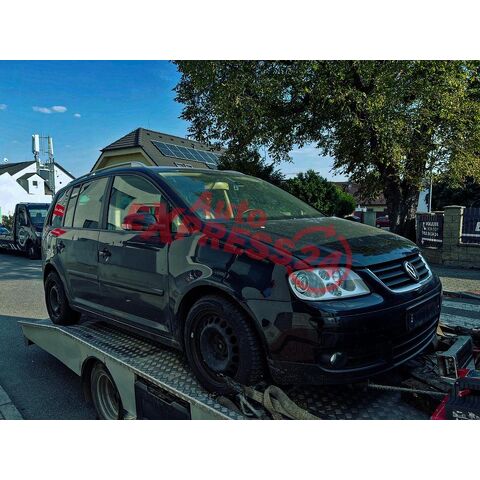 Vůz na náhradní díly VW Touran 1T1 2006 BMM HXT LC9X