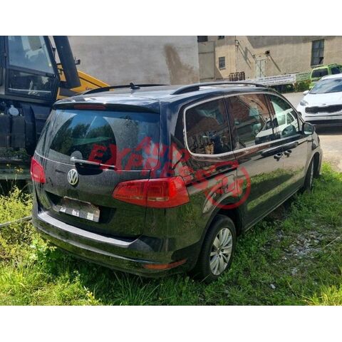 Vůz na náhradní díly VW Sharan 7N 2015 CFFB NFZ LC9X