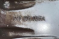 Zimní kola 215/65 R16, 4,07mm, DOT 2819, 6,5Jx16H2, ET33, 5K0601025A