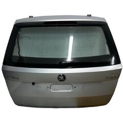 Škoda Fabia 3 kombi r.v. 2017 stříbrná metalíza LA7W 9156 8E8E páté dveře