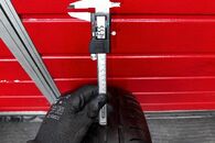 Mercedes kola 245/45/R17 8Jx17H2 ET48 letní 5,53mm A2124015602 2 kusy