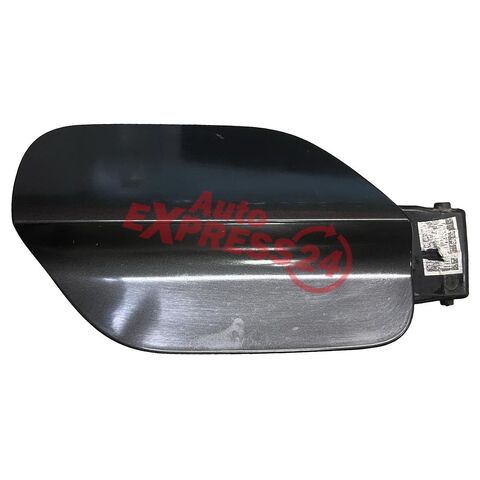 VW Passat B8 kombi r.v. 2019 tmavě šedá metalíza kód barvy LB7R víko nádrže 3G9809857 3G9809999A