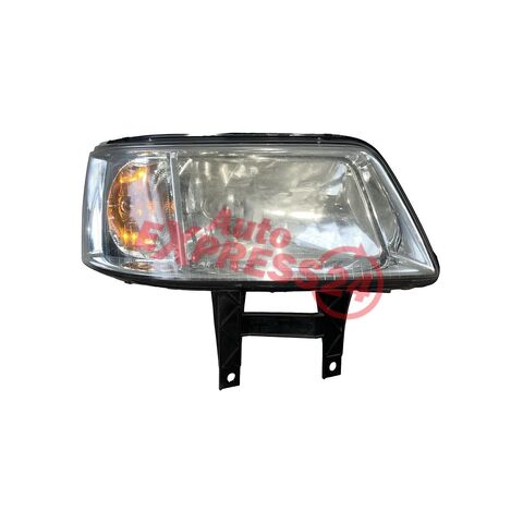 VW Transporter T5 7H r.v. 2008 pravé přední světlo halogen 7H1941016S