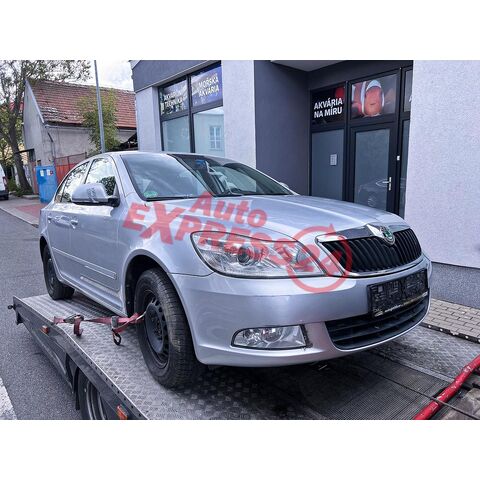 Vůz na náhradní díly Škoda Octavia 2 FL sedan CAYC LHW LA7W
