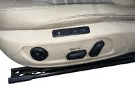 VW Passat B7 kombi r.v. 2011 sedačky světle béžová kůže v kombinaci s alcantarou