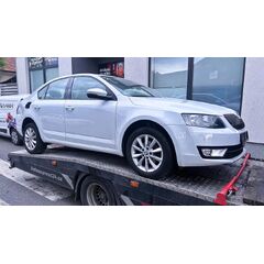 Vůz na náhradní díly Škoda Octavia 3 sedan 2015 CLHA QHU LS9R