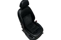 Škoda Octavia 2 facelift Scout kombi r.v. 2012 sedačky černá kůže v kombinaci s šedou alcantarou