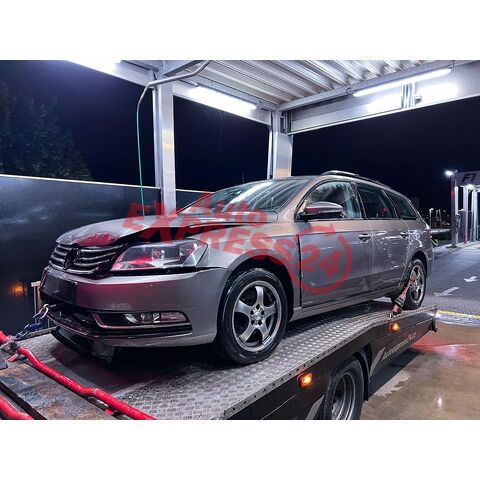 Vůz na náhradní díly VW Passat B7 kombi 2011 CFFB LNZ LA8X