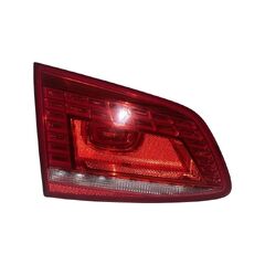 VW Passat B7 kombi r.v. 2014 levé zadní vnitřní světlo