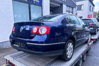 Vůz na náhradní díly VW Passat B6 sedan 2010 CDGA MGM LD5Q