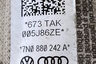 Pravý přední airbag sedačky 7N0880242A
