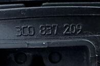 VW Passat B7 kombi r.v. 2013 černá metalíza kód barvy LC9X levá zadní klika KESSY 3C0837209