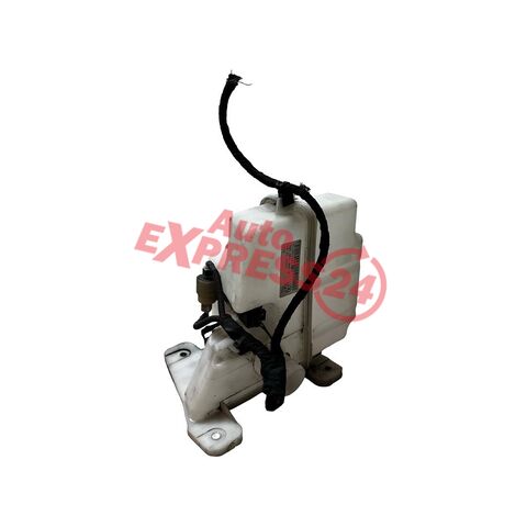 VW Passat B8 kombi r.v. 2015 nádobka na ostřikovače 5G0955453J 3Q0955448B