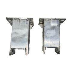 Audi Q5 8R r.v. 2010 držáky přední výztuhy 8R0807133 8R0807134