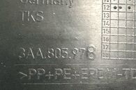 VW Passat B7 kombi r.v. 2013 pravý přední podběh 3AA805978