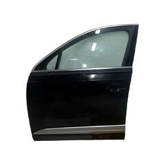 Audi Q7 4M r.v. 2018 druhá generace černá metalíza kód barvy LC9X levé přední dveře