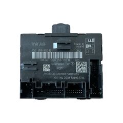 VW Passat B8 sedan r.v. 2016 řídící jednotka dveří 5Q0959592B