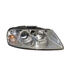 VW Touareg 7L r.v. 2006 pravé přední světlo halogen 7L6941016CE