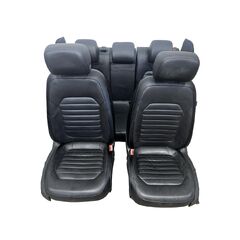 VW Passat B7 sedan r.v. 2013 sedačky černá perforovaná kůže