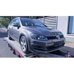 Vůz na náhradní díly VW Golf 7 kombi 2015 CLHA MWW LA7N