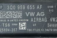 VW Passat B8 kombi r.v. 2015 černá palubní deska