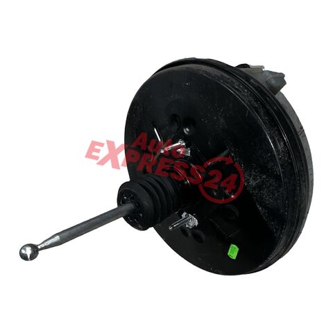 VW Passat B8 kombi r.v. 2015 posilovač brzd 5Q1614105BL