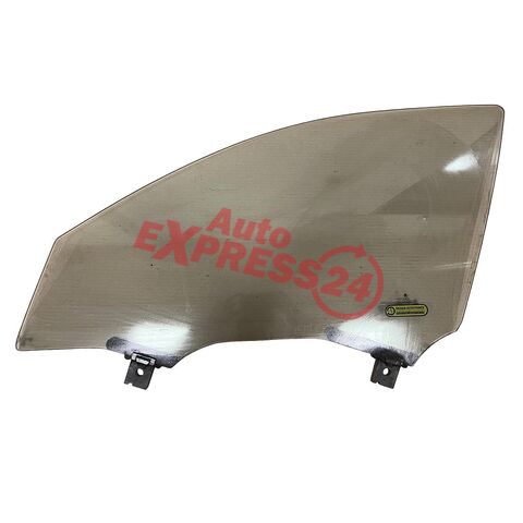 Škoda Octavia 2 facelift kombi Laurin a Klement r.v. 2010 levé přední dvojité sklo