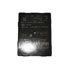 VW Passat B8 kombi r.v. 2015 řídící jednotka KESSY 3Q0959435A