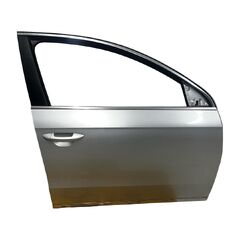 VW Passat B7 kombi r.v. 2012 stříbrná metalíza kód barvy LA7W pravé přední dveře