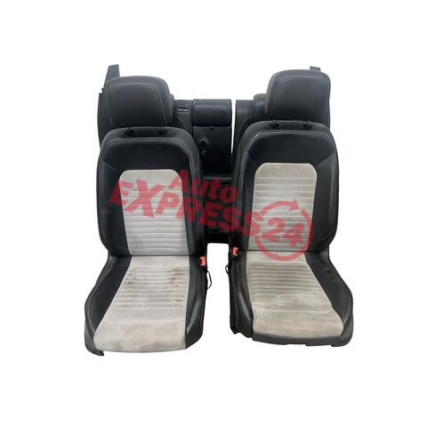 VW Passat B8 kombi r.v. 2017 sedačky černá kůže v kombinaci  alcantarou