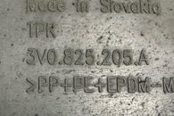 Škoda Superb 3 facelift kombi r.v. 2020 levý kryt podvozku 3V0825205A