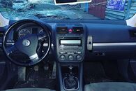 Veškeré náhradní díly VW Golf 5 kombi 2009 CBDB KNS LD7X