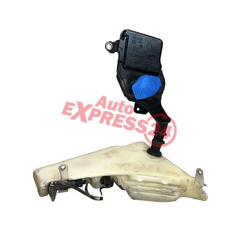 Audi A4 8K facelift avant r.v. 2014 nádobka na ostřikovače  8T0955453C 8T1955463B