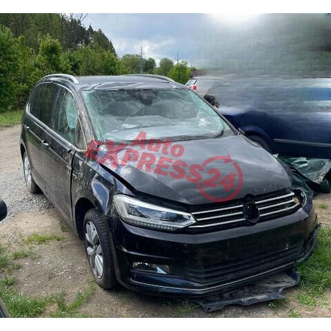 Vůz na náhradní díly VW Touran 5T 2016 DFEA QFZ LC9X