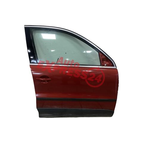 VW Tiguan 5N r.v. 2010 vínová barva wild cherry red kód barvy LA3T pravé přední dveře