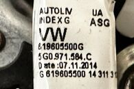 VW Passat B8 kombi r.v. 2015 černá palubní deska