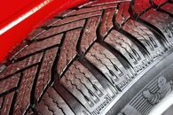 Kola 215/55 R17 zimní pneu 6,87mm DOT2823 ET40 7Jx17H2