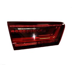 Audi A6 4G facelift avant r.v. 2016 levé zadní vnitřní světlo